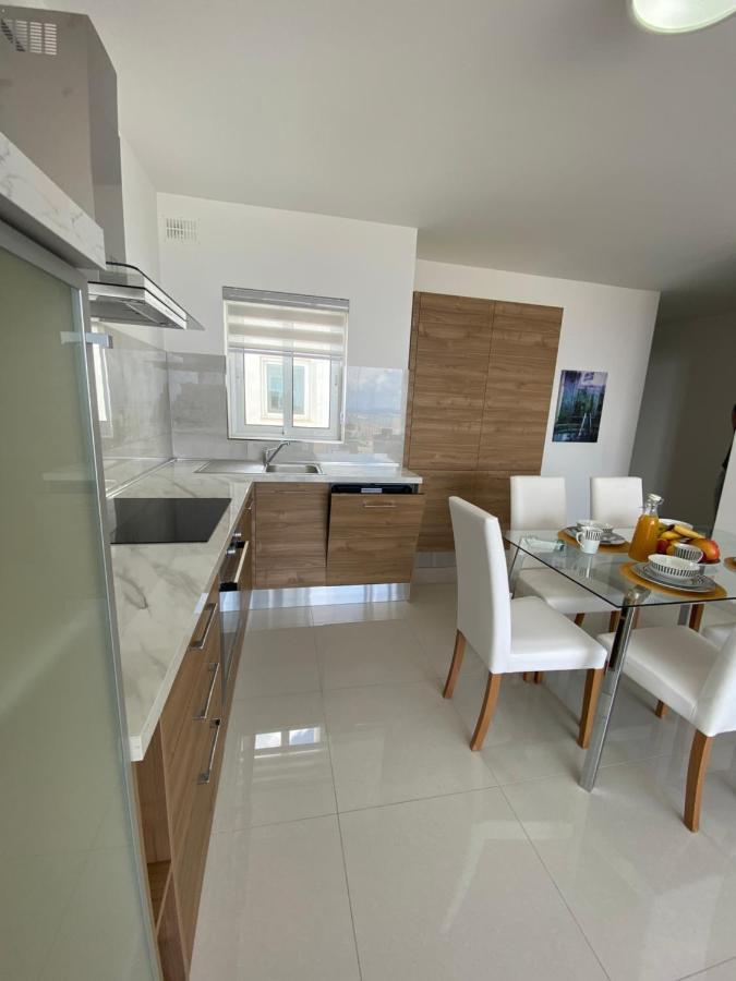 Sunshine Apartments Mellieha - Modern Two Bedroom Penthouse With Terrace 外观 照片