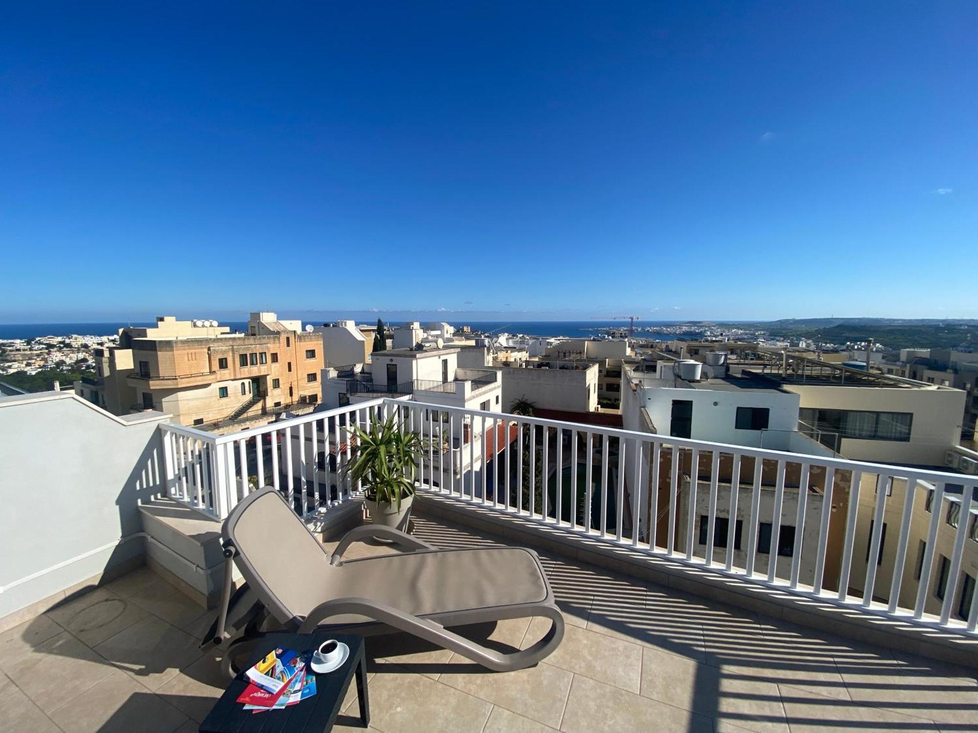 Sunshine Apartments Mellieha - Modern Two Bedroom Penthouse With Terrace 外观 照片
