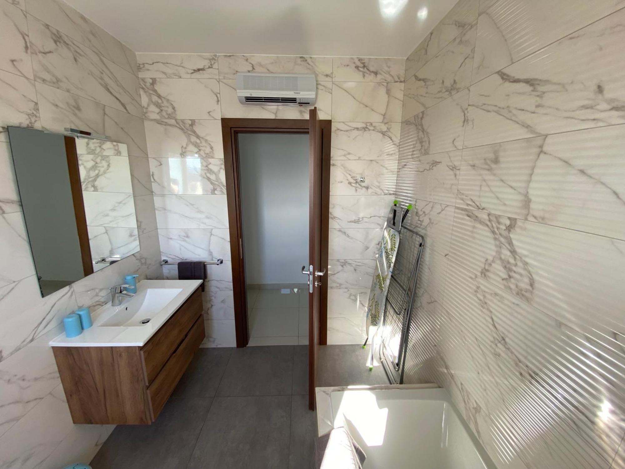 Sunshine Apartments Mellieha - Modern Two Bedroom Penthouse With Terrace 外观 照片